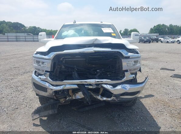 3C6UR5CL1RG355981 2024 RAM 2500 White Սալոնի հետևի տեսք