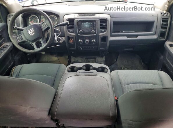 3C6UR5CL6HG662884 2017 RAM 2500 Silver Widok deski rozdzielczej