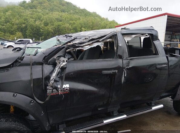 3C6UR5CL7HG612902 2017 RAM 2500 Черный Вид щитка приборов