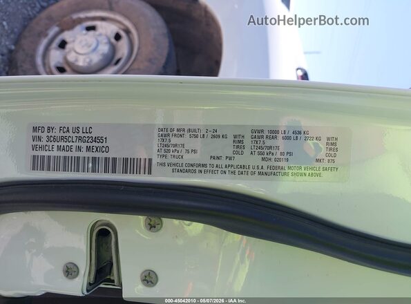 3C6UR5CL7RG234551 2024 RAM 2500 White Շարժիչի բաժամունքի տեսք
