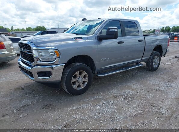 3C6UR5DJ3RG372343 2024 RAM 2500 Silver წინა მარცხენა ხედი სამი მეოთხედიდან