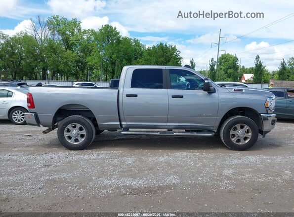 3C6UR5DJ3RG372343 2024 RAM 2500 Silver უკანა სალონის ხედი