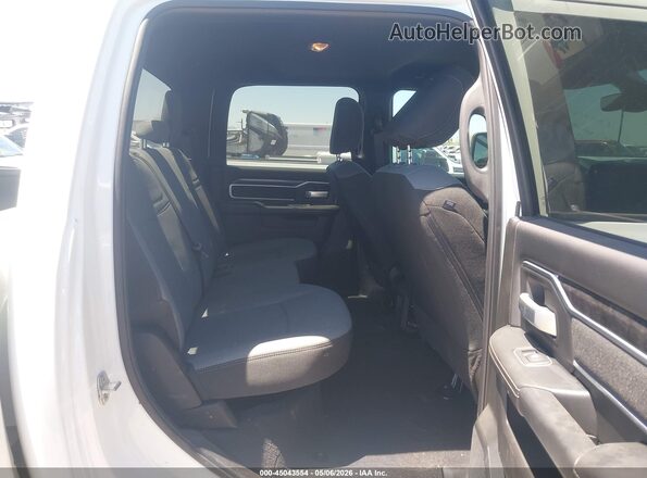 3C6UR5DL0RG161926 2024 RAM 2500 White VIN կոդի պիտակի տեսք