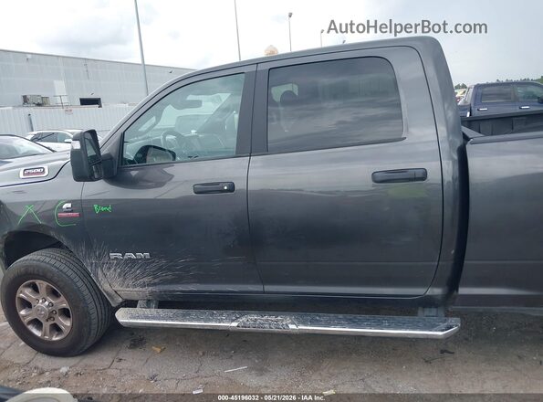 3C6UR5DL1RG338645 2024 RAM 2500 Серый Панорамный вид салона 360°
