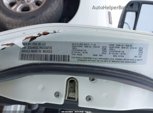 3C6UR5DL7RG338276 2024 RAM 2500 White Widok komory silnika