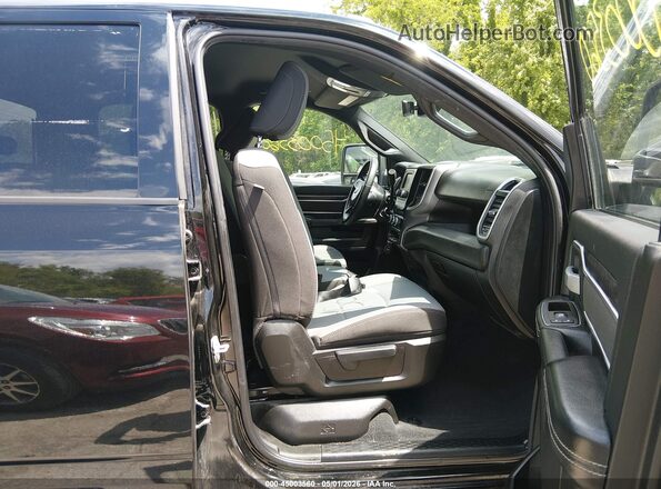 3C6UR5DL9RG102387 2024 RAM 2500 Black Widok wnętrza z przodu