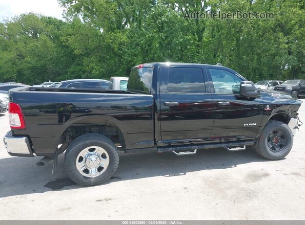 3C6UR5DL9RG102387 2024 RAM 2500 Black Widok wnętrza 360 stopni