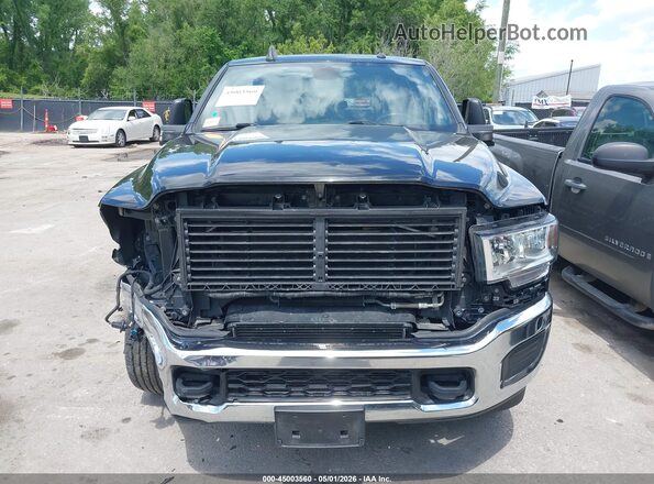 3C6UR5DL9RG102387 2024 RAM 2500 Black Widok wnętrza z tyłu