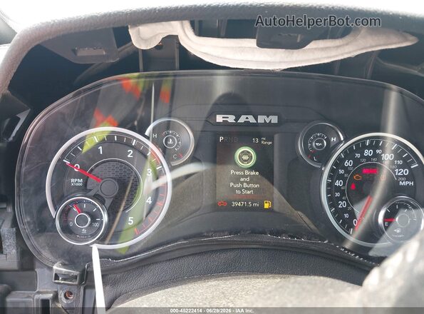 3C6UR5DL9RG348940 2024 RAM 2500 White უკანა სავარძლების ხედი