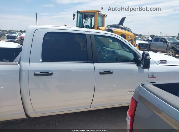 3C6UR5DL9RG348940 2024 RAM 2500 White უკანა სალონის ხედი