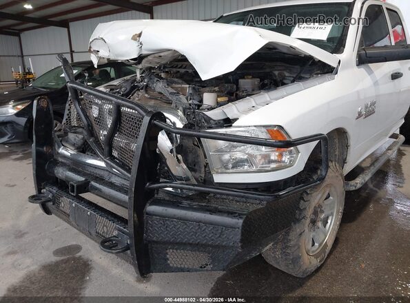 3C6UR5HL7JG295993 2018 RAM 2500 Белый Вид спереди