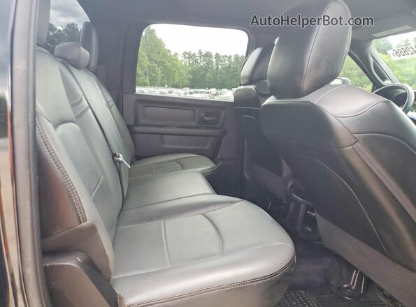 3C7WRNEL7RG349832 2024 RAM 5500 Black Rear seats view