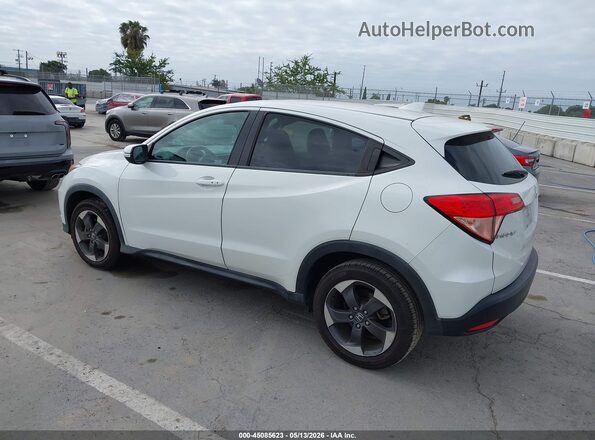 3CZRU5H52JM723141 2018 HONDA HR-V White Rear left