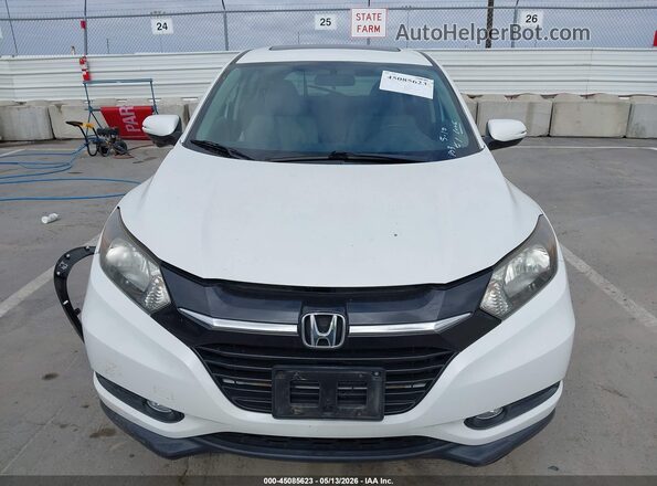 3CZRU5H52JM723141 2018 HONDA HR-V White Instrument cluster view