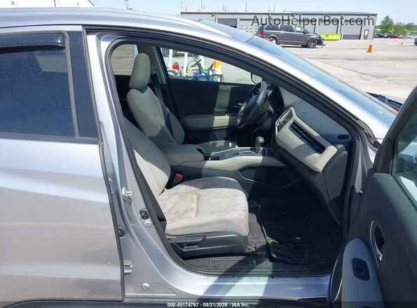 3CZRU6H51KM731044 2019 HONDA HR-V Серебряный Вид салона спереди