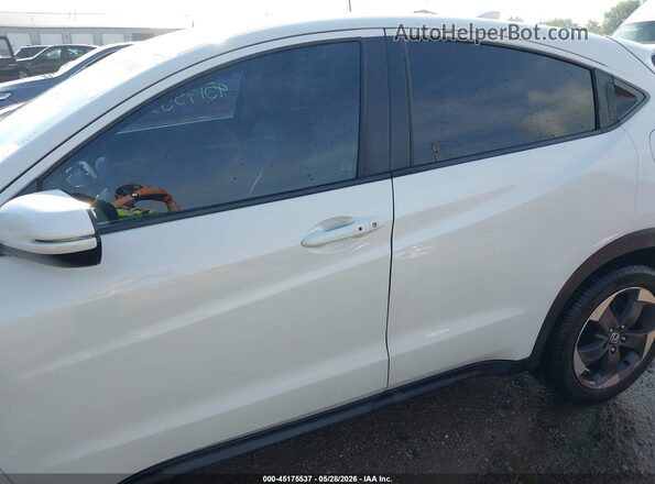 3CZRU6H52JM715630 2018 HONDA HR-V White 360 interior view