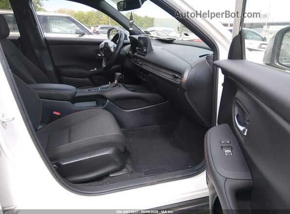 3CZRZ2H54RM749185 2024 HONDA HR-V Белый Вид салона спереди