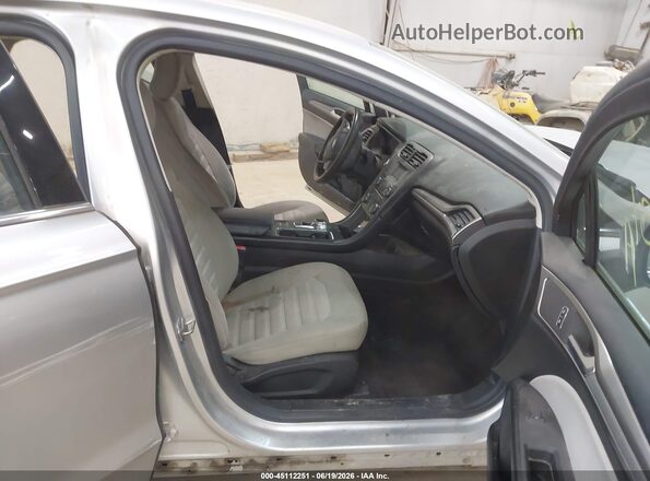 3FA6P0G72HR184013 2017 FORD FUSION Silver Սալոնի դիմացի տեսք