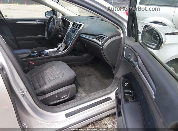 3FA6P0H77GR197840 2016 FORD FUSION Silver Вид салону спереду