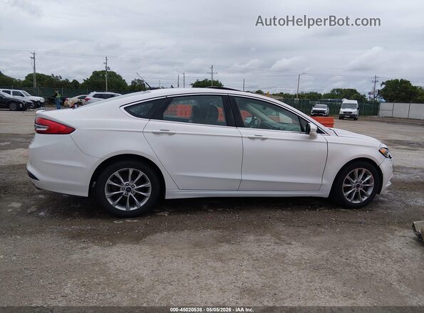 3FA6P0HD0HR366135 2017 FORD FUSION Белый Вид задней части салона
