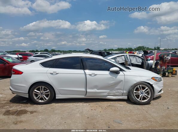 3FA6P0HD0JR231792 2018 FORD FUSION White Вид задньої частини салону