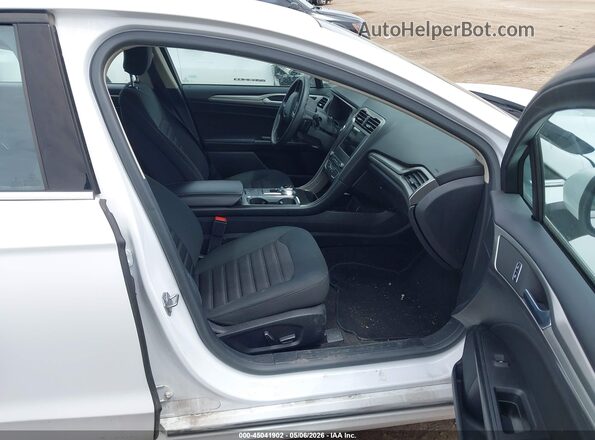 3FA6P0HD1JR176074 2018 FORD FUSION White Vista interior delantera
