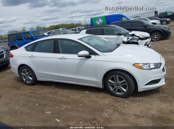 3FA6P0HD1JR176074 2018 FORD FUSION White Vista interior trasera