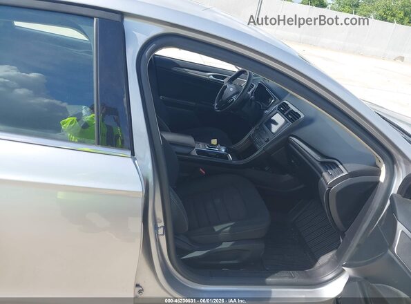 3FA6P0HD2LR218562 2020 FORD FUSION Silver Vista interior delantera