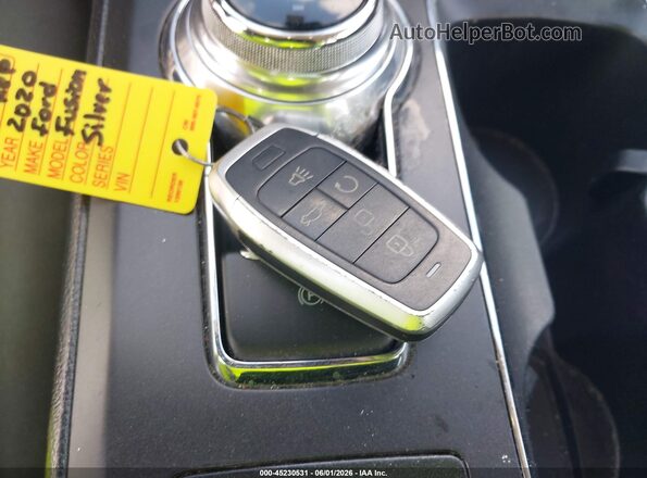 3FA6P0HD2LR218562 2020 FORD FUSION Silver Vista del salpicadero