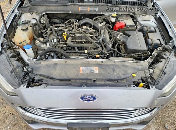 3FA6P0HD8LR185406 2020 FORD FUSION Silver Widok wnętrza z tyłu