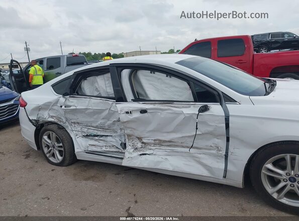 3FA6P0HDXJR179894 2018 FORD FUSION White Vista interior trasera