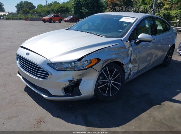 3FA6P0LU0KR267796 2019 FORD FUSION HYBRID Серебряный Вид спереди