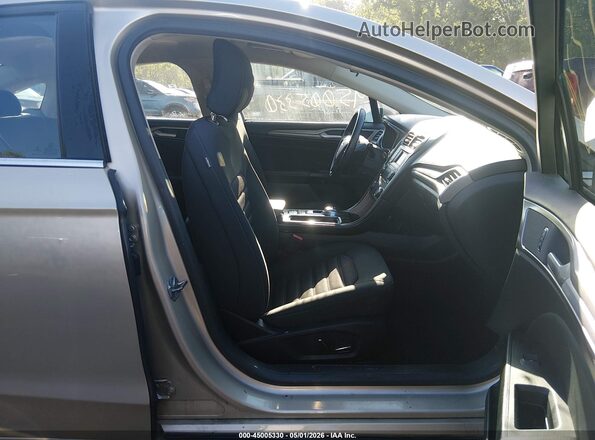 3FA6P0LU3JR102002 2018 FORD FUSION HYBRID Champagne Вид салона спереди