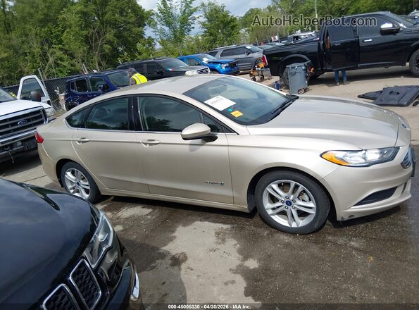 3FA6P0LU3JR102002 2018 FORD FUSION HYBRID Champagne Вид задней части салона