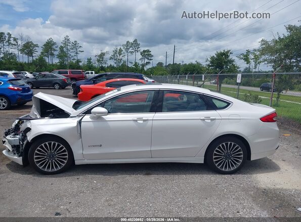 3FA6P0LU8JR240473 2018 FORD FUSION HYBRID White 360 interior view