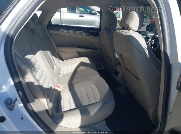 3FA6P0LUXJR269103 2018 FORD FUSION HYBRID White VIN կոդի պիտակի տեսք
