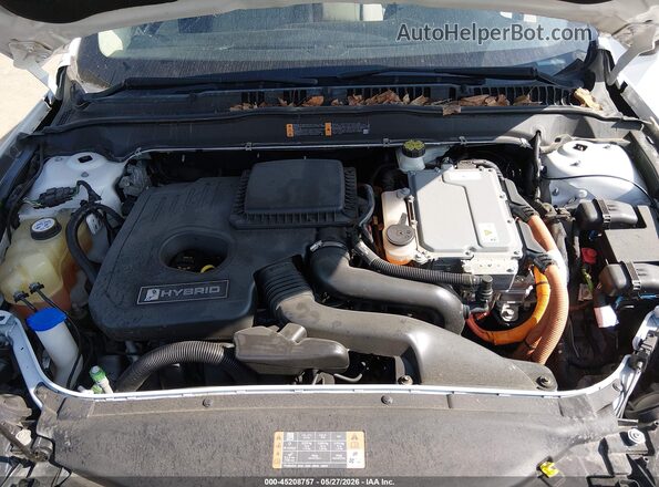 3FA6P0UU7JR122607 2018 FORD FUSION HYBRID White Widok z tyłu
