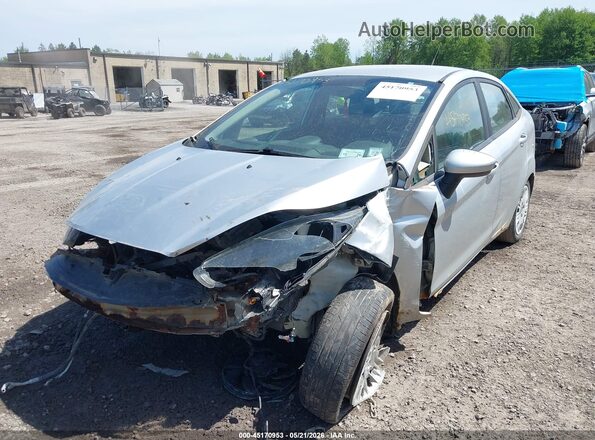 3FADP4AJ0GM102973 2016 FORD FIESTA Серебряный Вид спереди