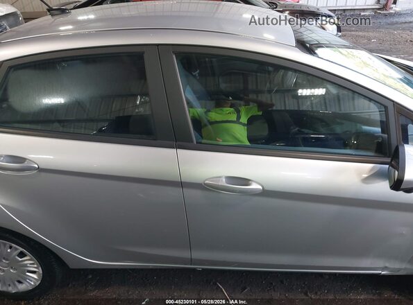 3FADP4AJ8GM142606 2016 FORD FIESTA Silver უკანა სალონის ხედი