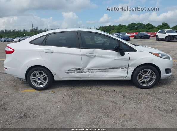 3FADP4BJ5HM110700 2017 FORD FIESTA White Դիմացի տեսք
