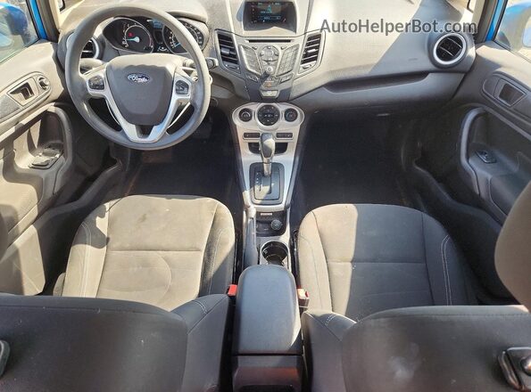 3FADP4BJ8HM109900 2017 FORD FIESTA Синий Вид панели приборов