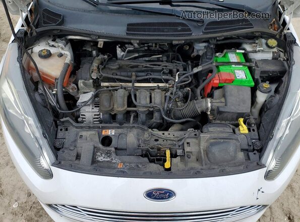 3FADP4BJ8HM156862 2017 FORD FIESTA White Widok wnętrza z tyłu