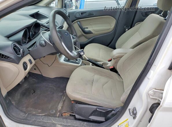 3FADP4BJ8HM156862 2017 FORD FIESTA White Widok wnętrza z przodu