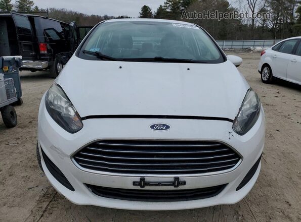 3FADP4BJ8HM156862 2017 FORD FIESTA White Widok z przodu