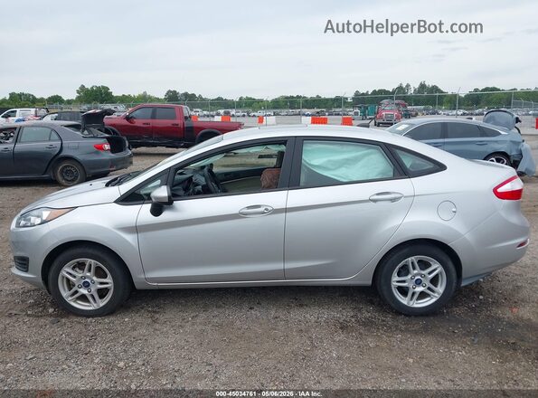 3FADP4BJ9JM129725 2018 FORD FIESTA Silver Սալոնի 360 աստիճան տեսք