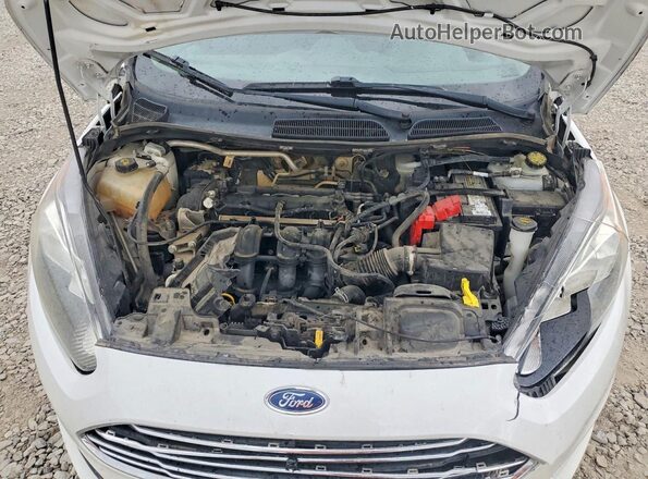 3FADP4EJ1HM158819 2017 FORD FIESTA White Widok wnętrza z tyłu