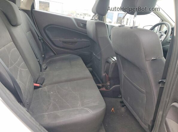 3FADP4EJ1HM158819 2017 FORD FIESTA White Widok tylnych siedzeń