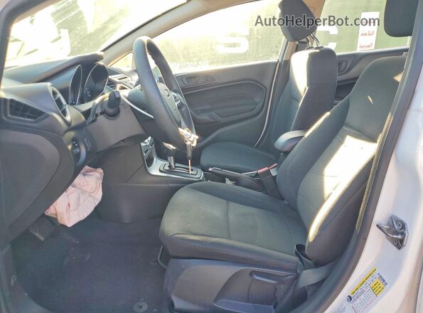 3FADP4EJ2JM108534 2018 FORD FIESTA White Вид салону спереду