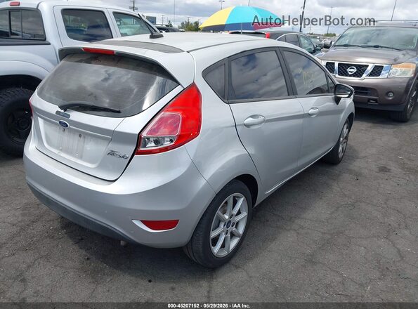 3FADP4EJ5GM154710 2016 FORD FIESTA Серебряный Задняя правая четверть