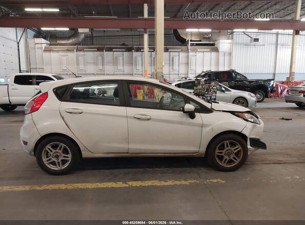 3FADP4EJ6HM119045 2017 FORD FIESTA White Vista interior trasera